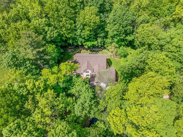 1825 PINE TREE COURT, Luxemburg, WI 54217