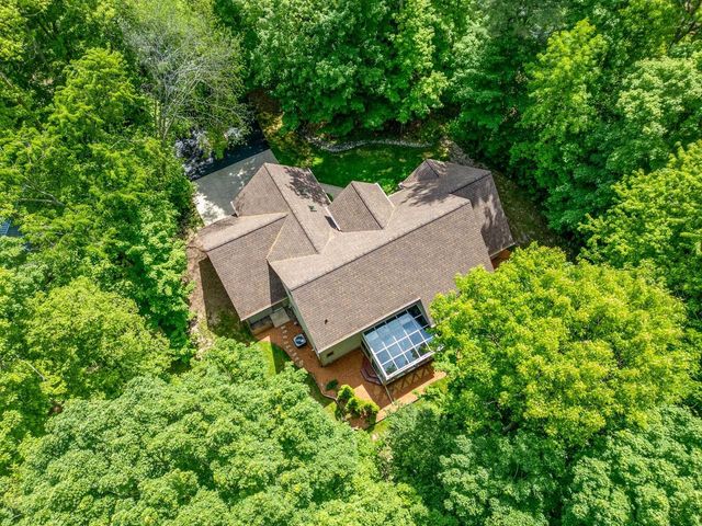1825 PINE TREE COURT, Luxemburg, WI 54217