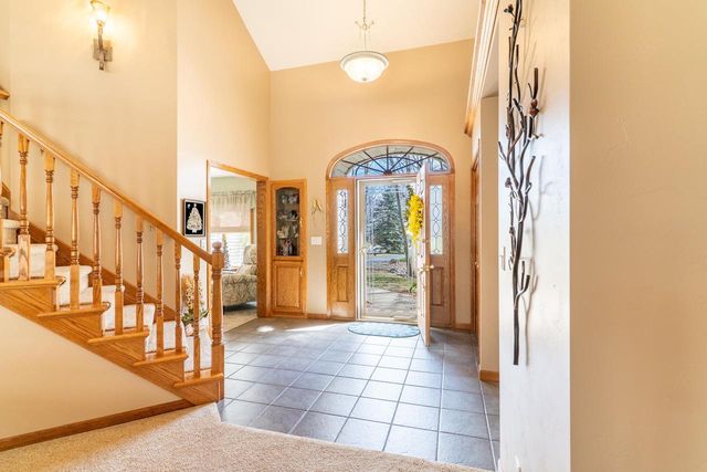 1825 PINE TREE COURT, Luxemburg, WI 54217