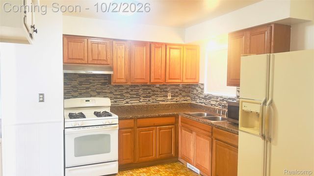 4224 Garrick Avenue, Warren, MI 48091