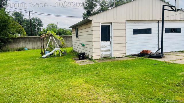 4224 Garrick Avenue, Warren, MI 48091