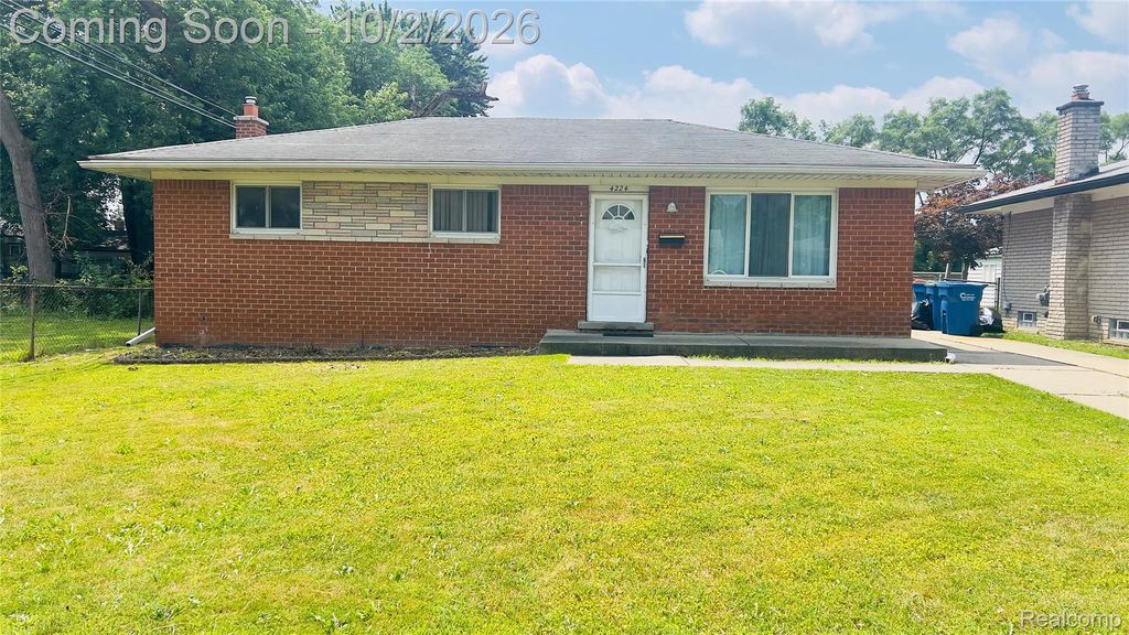 4224 Garrick Avenue, Warren, MI 48091