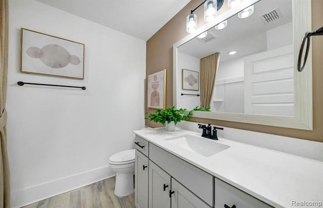 5326 Paisley Circle, Milford, MI 48381