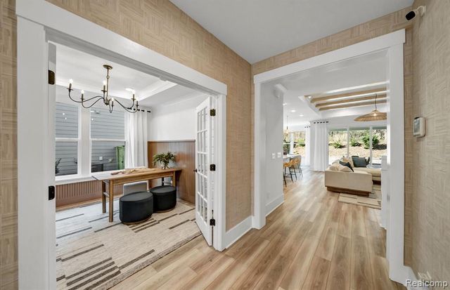 5326 Paisley Circle, Milford, MI 48381