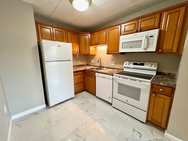 4 Hawes St 23, Revere, MA 02151