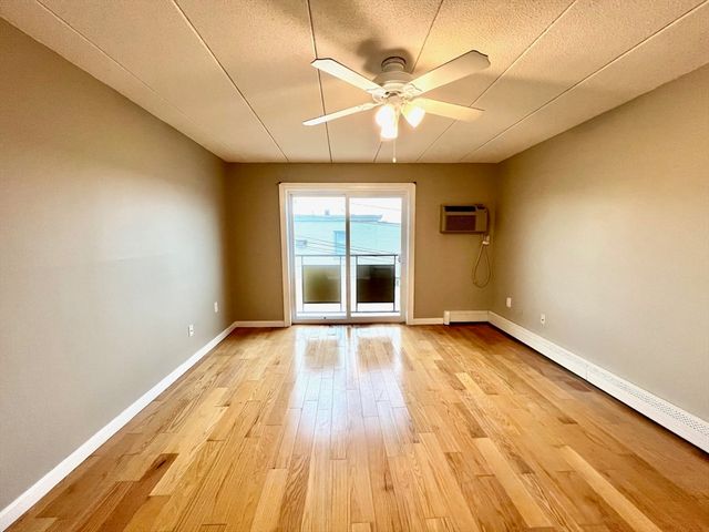 4 Hawes St 23, Revere, MA 02151