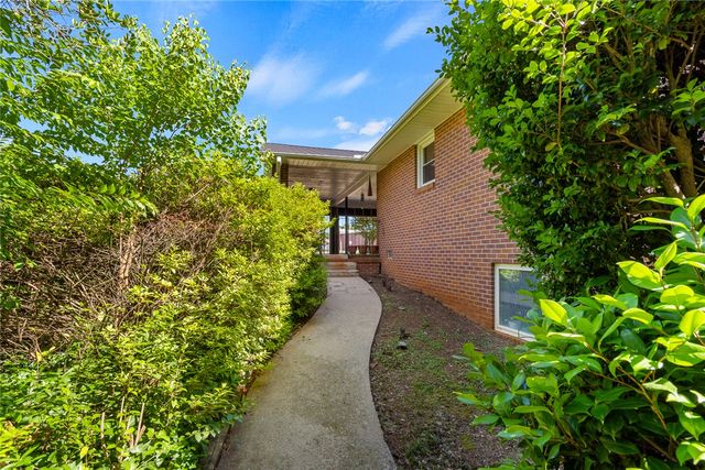 512 E Fredericks Street, Anderson, SC 29621