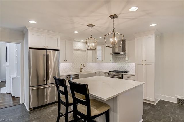 90 Evergreen Drive, Winston-salem, NC 27106