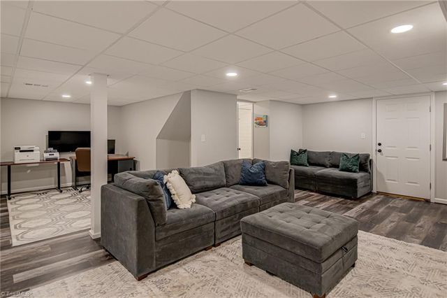 90 Evergreen Drive, Winston-salem, NC 27106