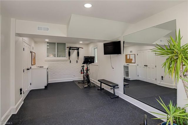 90 Evergreen Drive, Winston-salem, NC 27106