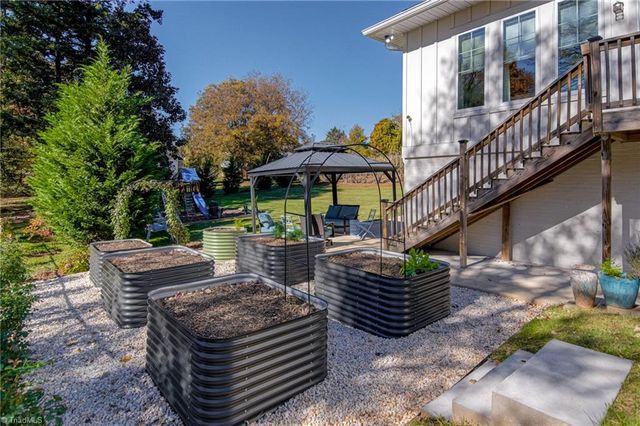 90 Evergreen Drive, Winston-salem, NC 27106