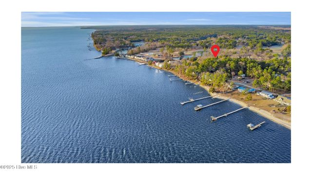 226 Pinewood Drive, Arapahoe, NC 28510