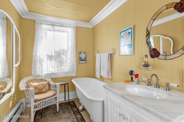 12 Valentine Street, Monmouth Beach, NJ 07750