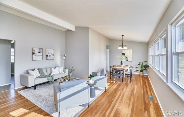 1635 Canter Drive, Florissant, MO 63033