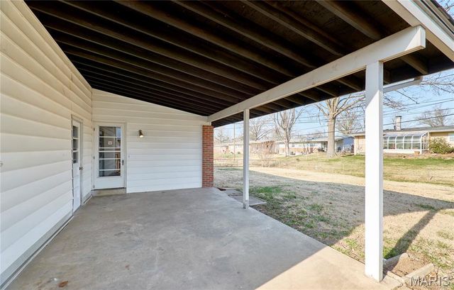 1635 Canter Drive, Florissant, MO 63033