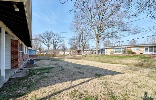 1635 Canter Drive, Florissant, MO 63033