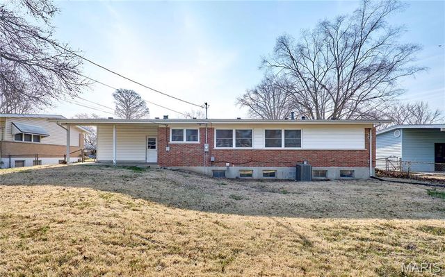 1635 Canter Drive, Florissant, MO 63033