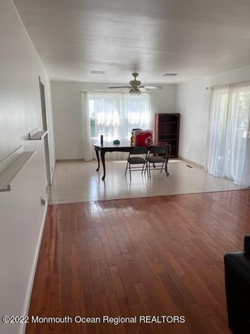 275 Garfield Avenue, Oakhurst, NJ 07755