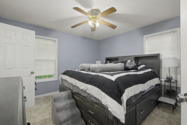 319 Lafayette Point Cir, Clarksville, TN 37042