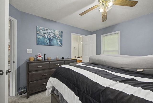 319 Lafayette Point Cir, Clarksville, TN 37042