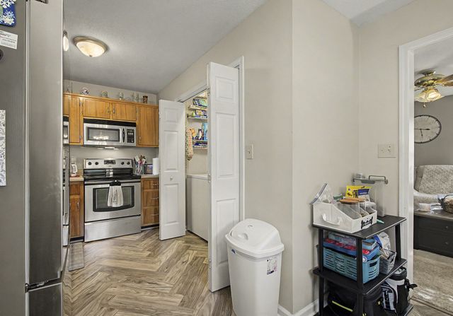 319 Lafayette Point Cir, Clarksville, TN 37042