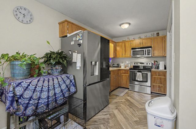 319 Lafayette Point Cir, Clarksville, TN 37042