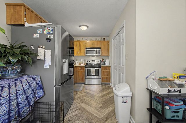 319 Lafayette Point Cir, Clarksville, TN 37042