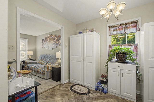319 Lafayette Point Cir, Clarksville, TN 37042