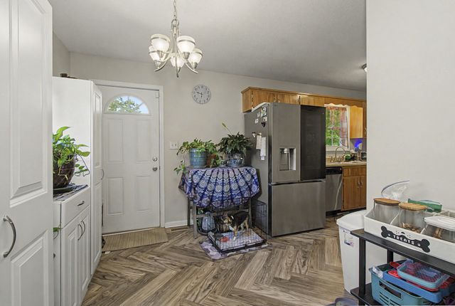 319 Lafayette Point Cir, Clarksville, TN 37042