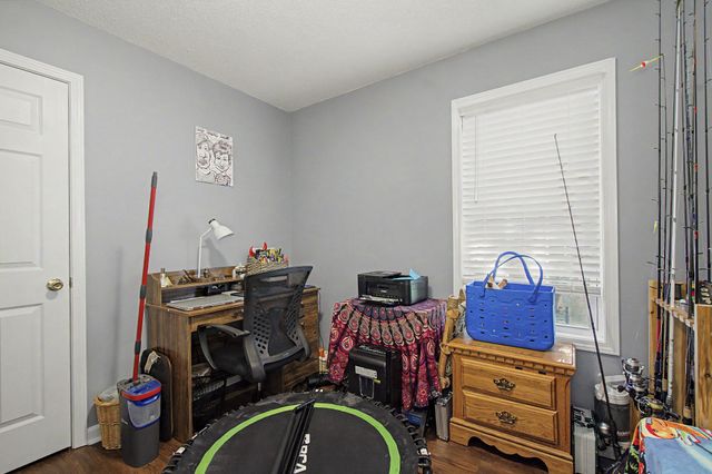 319 Lafayette Point Cir, Clarksville, TN 37042