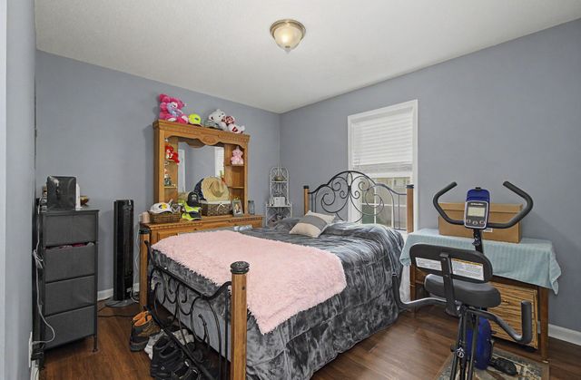 319 Lafayette Point Cir, Clarksville, TN 37042