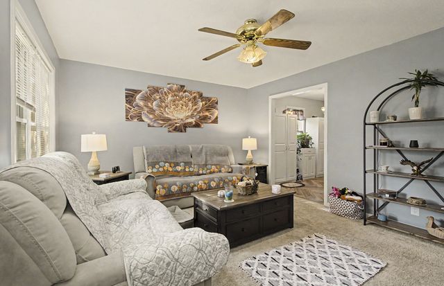 319 Lafayette Point Cir, Clarksville, TN 37042