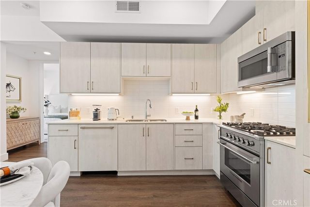 709 E Walnut Street 227, Pasadena, CA 91101