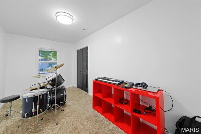 1147 Northdale Avenue, St Louis, MO 63138