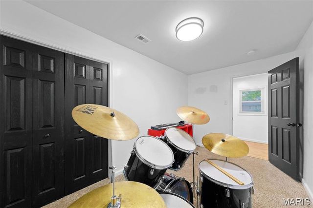 1147 Northdale Avenue, St Louis, MO 63138