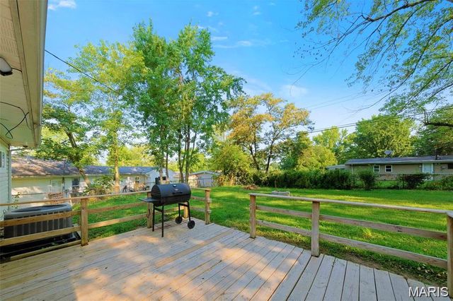 1147 Northdale Avenue, St Louis, MO 63138