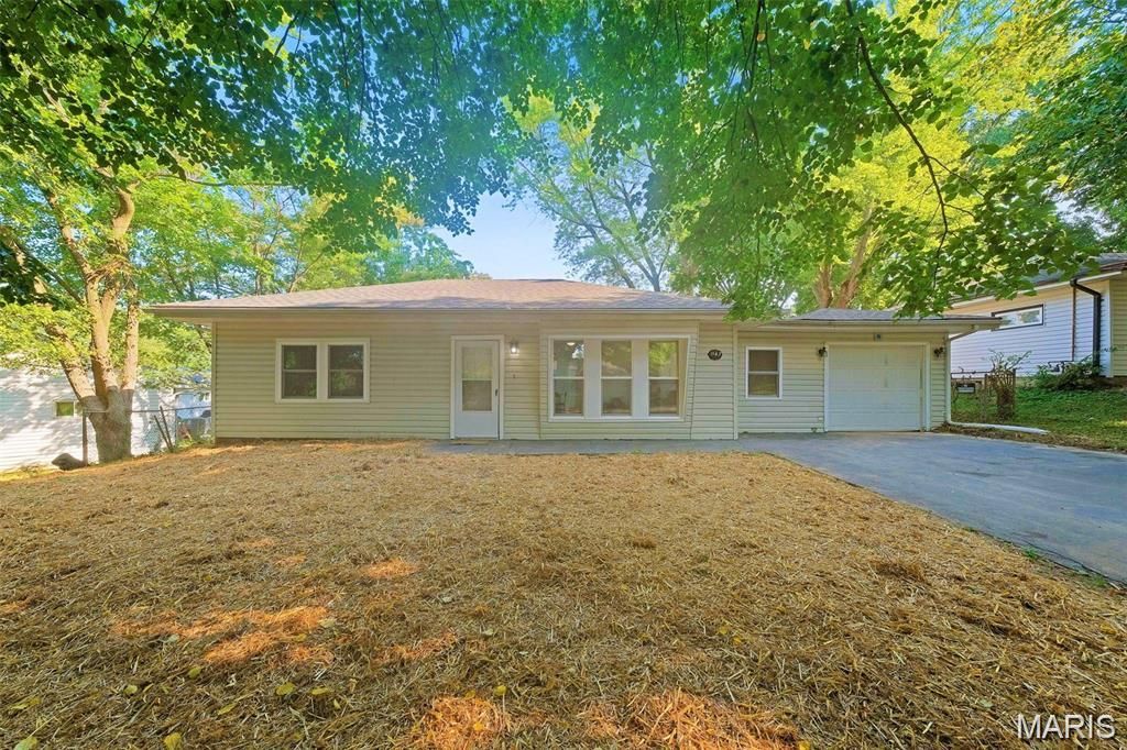 1147 Northdale Avenue, St Louis, MO 63138