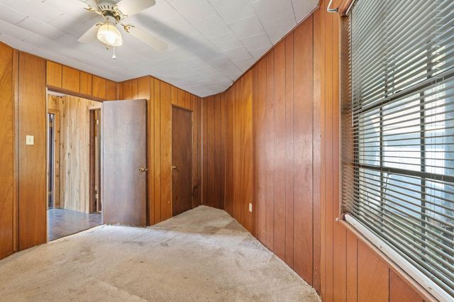 2 Tejas Street, Huntsville, TX 77320