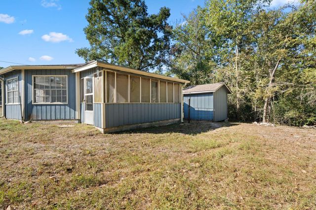 2 Tejas Street, Huntsville, TX 77320