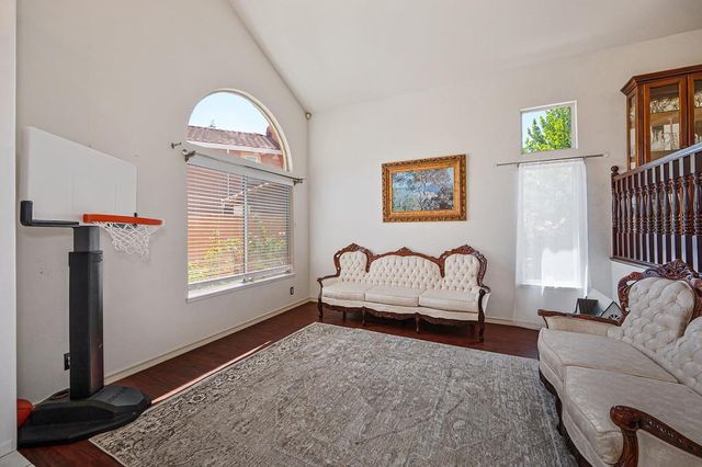 4109 Sardinia Ct, Elk Grove, CA 95758