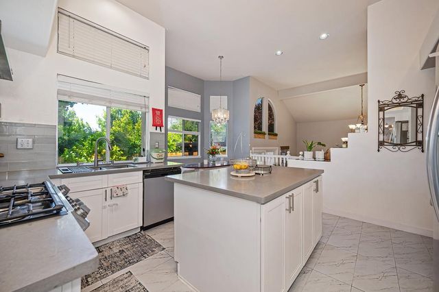 4109 Sardinia Ct, Elk Grove, CA 95758