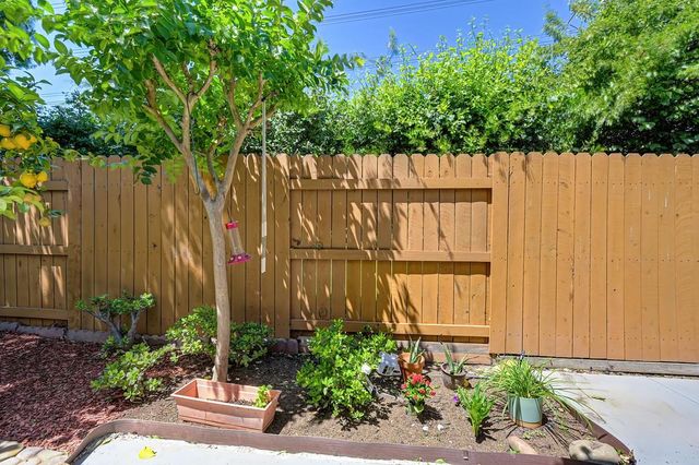 4109 Sardinia Ct, Elk Grove, CA 95758