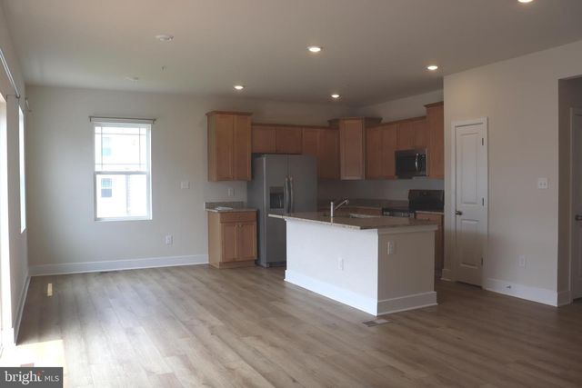 10728 MILLPORT ST, White Plains, MD 20695