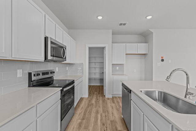 12419 Spike Heights, San Antonio, TX 78245