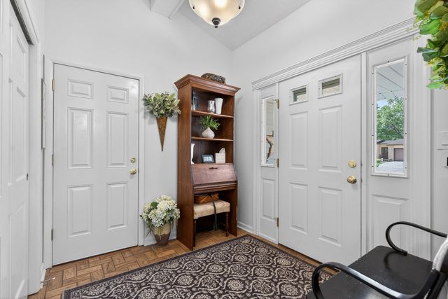 218 Wellington Drive, Crystal Lake, IL 60014