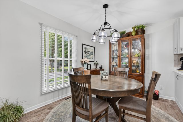 218 Wellington Drive, Crystal Lake, IL 60014