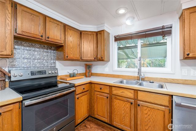 2016 Queen Anne Pl, Port Townsend, WA 98368