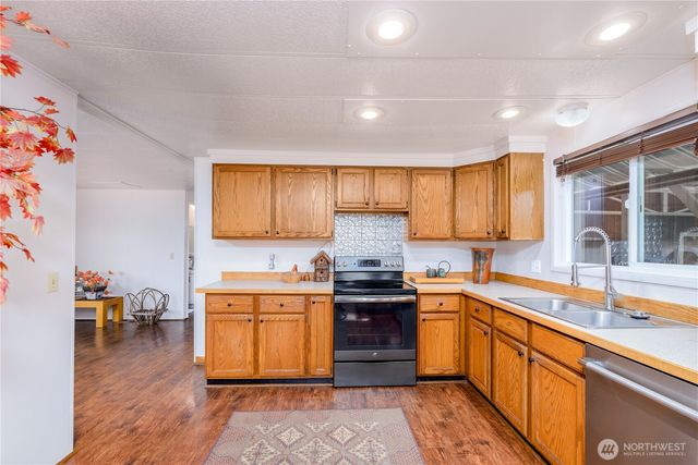 2016 Queen Anne Pl, Port Townsend, WA 98368