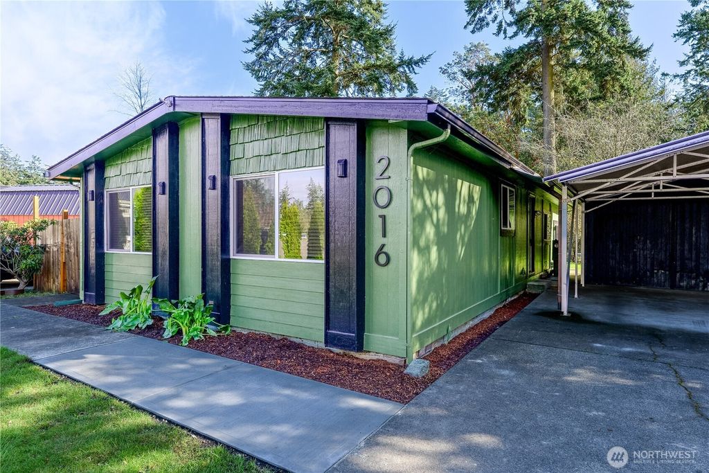 2016 Queen Anne Pl, Port Townsend, WA 98368