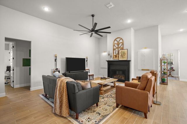 147 Epoch DR, Austin, TX 78737